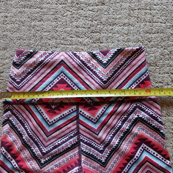 Aerie Chill Play Move Multicolor Aztec Striped Leggings Pants - Picture 6 of 6